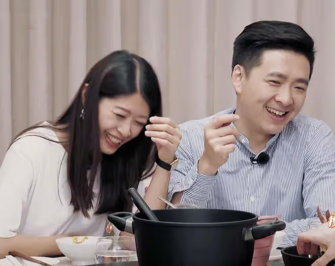 林志穎弟弟林志鑫攜妻赴酒會，當眾向老婆索吻，家庭幸福不輸小志