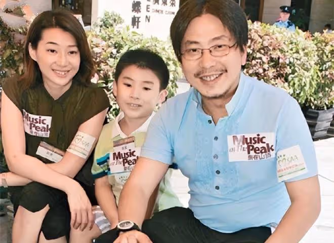 45歲港姐帶倆兒子改嫁豪門，到卡達看世界盃，住6億豪宅太愜意