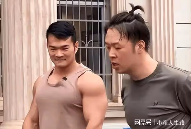 杜海濤瘦脫相，大圓臉變錐子臉，皮膚白嫩，越來越像王櫟鑫