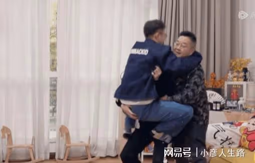 杜海濤瘦脫相，大圓臉變錐子臉，皮膚白嫩，越來越像王櫟鑫