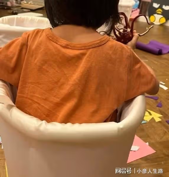 曝王力宏李靚蕾關係緩和，為方便探視家人，他已搬回舊居附近居住