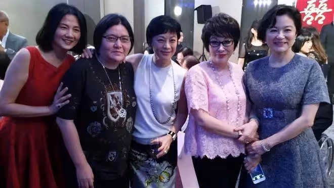 台灣最美闊太：拒成龍又幫白冰冰救女，三度救夫終獲認可，今擁76億，62歲成最美婆婆