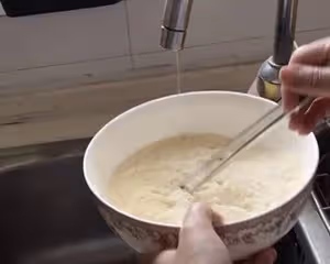 減肥又解饞的玉米面疙瘩湯（內附攪拌疙瘩視頻）