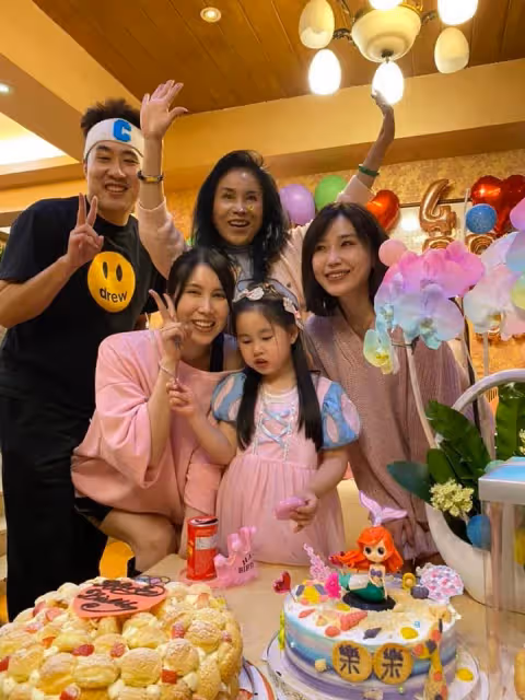 到廟裡求神救女兒！李亞萍痛哭「籤詩巧合預言」余苑綺2周後就病逝　他悲嘆：「求了3次結果都一樣...」　