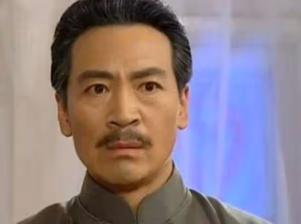 憑《情深深雨濛濛》爆紅！68歲男演員被前妻「花光積蓄後」愛上小24歲的嬌妻　同居3年後「卻提出分手」：你去找別人吧