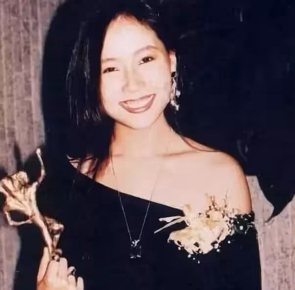 結婚34年無子女！目睹富豪丈夫「梅開四度」　59歲女星堅持「不生子不離婚」：沒必要生小孩