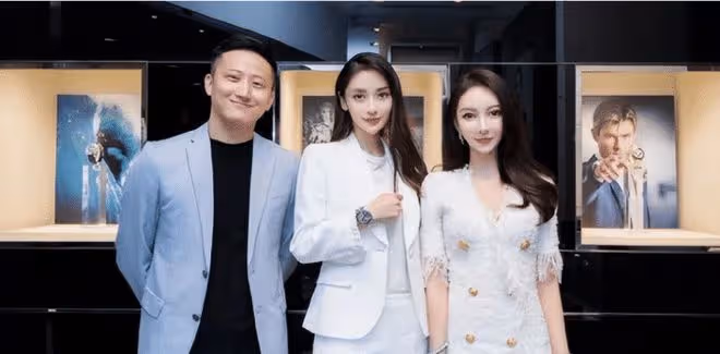 復合有望？黃曉明晚上聚餐後回前妻所在小區，Angelababy也在家裡
