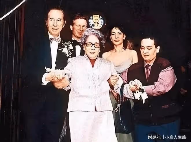 稱黎婉華為大太太，卻叫梁安琪阿姨，何超蓮區別對待賭王兩位夫人