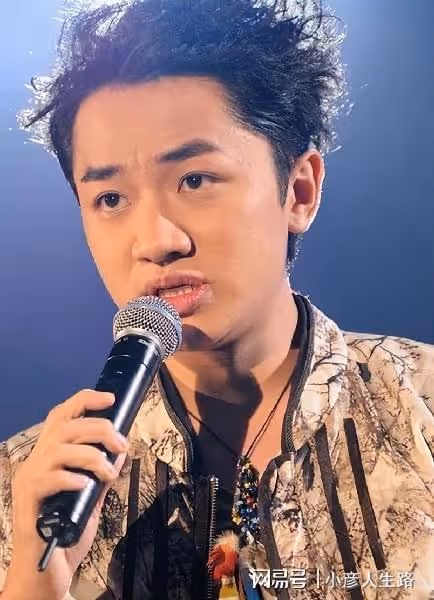 能演戲會主持，轉戰內娛後裝瘋賣傻，為何42歲的他走起下坡路？