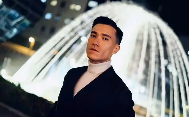 TVB新一代男神新劇再秀好身材！幾乎全裸出鏡，成「御用裸男」