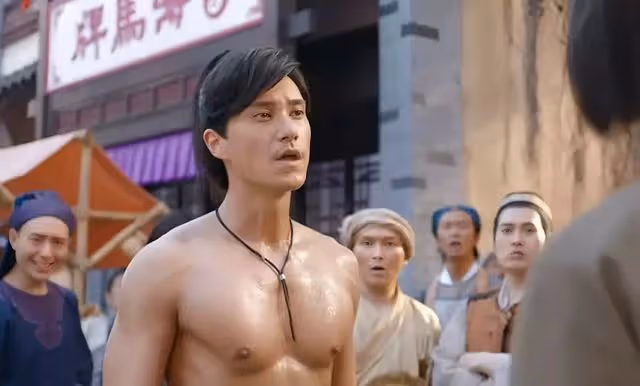 TVB新一代男神新劇再秀好身材！幾乎全裸出鏡，成「御用裸男」