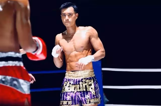 TVB新一代男神新劇再秀好身材！幾乎全裸出鏡，成「御用裸男」