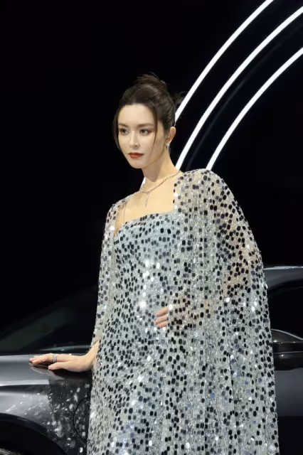 GQ盛典生圖來了：田曦薇造型翻車，馬思純顯老，張嘉倪瘦了一圈