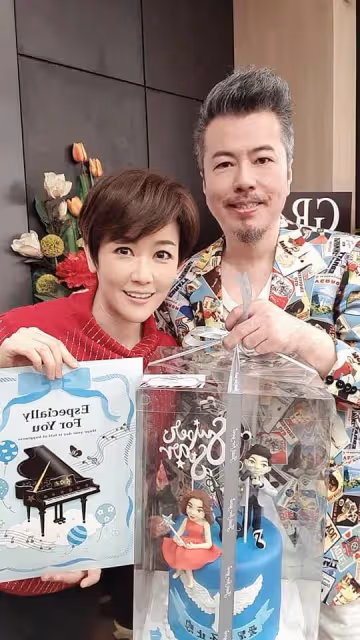 大手筆寵夫,寇乃馨為愛砸下360萬不心疼滿足尪願望,黃國倫哽咽到手抖收下:我何德何能啊