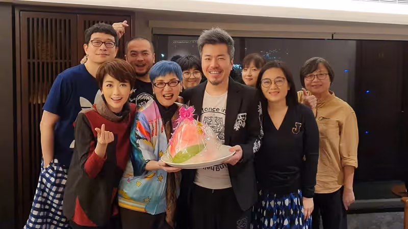 大手筆寵夫,寇乃馨為愛砸下360萬不心疼滿足尪願望,黃國倫哽咽到手抖收下:我何德何能啊