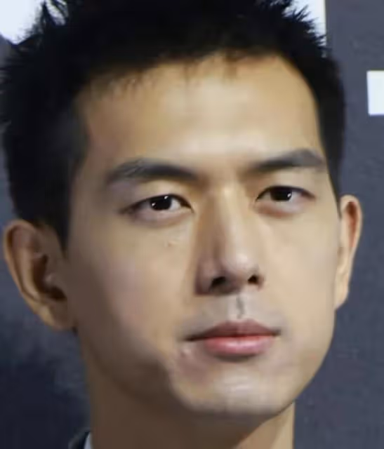 GQ紅毯眾星生圖：關曉彤臉胖一圈，白鹿臉假白明顯，李現面色蠟黃