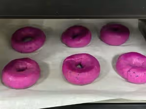 【減脂人早餐必備】無油無糖全麥火龍果貝果自帶甜味有嚼勁對於減肥的人來說真的好吃關鍵純天然麵包