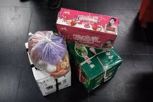 老人想去城裡兒子家,卻被兒媳婦拒絕,老人偷偷進城後發兒媳秘密