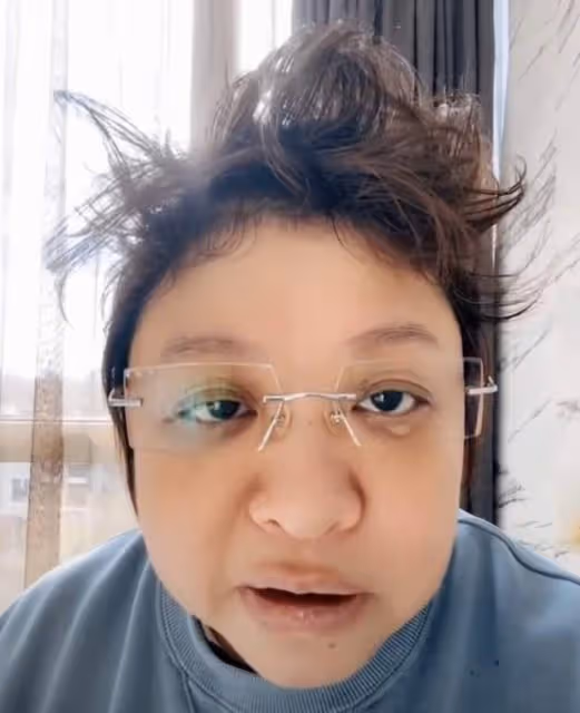 韓紅感染新冠三天，髮型似雞窩嗓音受損，暴瘦臉小一圈尖下巴搶鏡