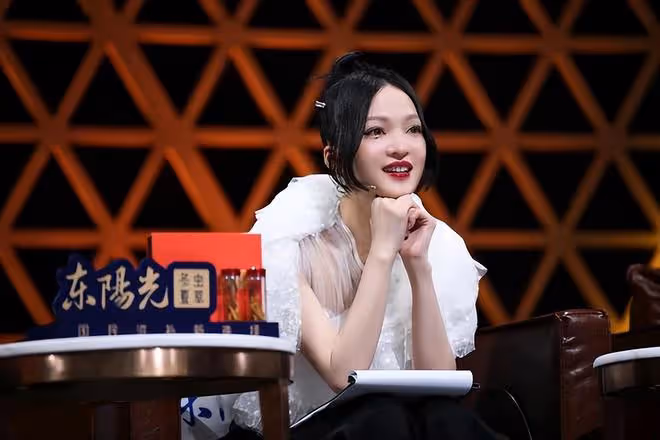 一部代表作都沒有，卻高高在上當評委，小丑鬧劇何時才能停止？