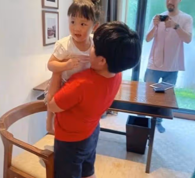 陳慧琳與13歲長子發生車禍！兩車迎面相撞，母子受傷緊急送醫治療