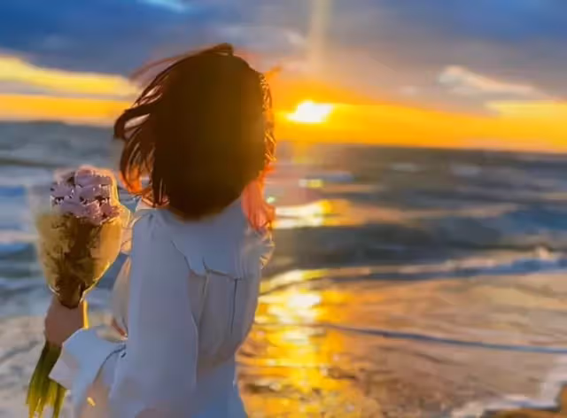我爸每月有5000退休金，為給後媽的兒子買婚房，他竟然去當保安