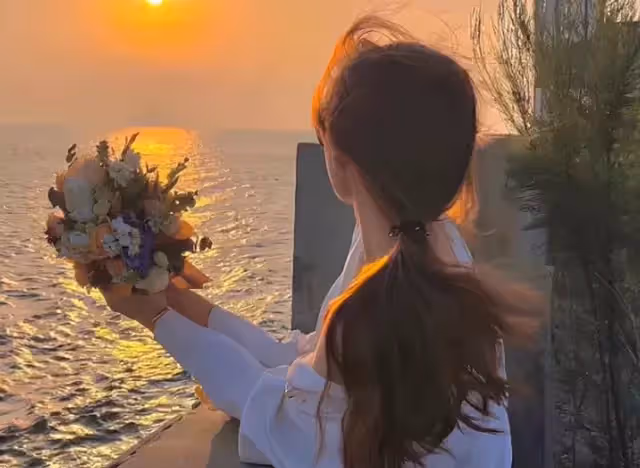 我爸每月有5000退休金，為給後媽的兒子買婚房，他竟然去當保安