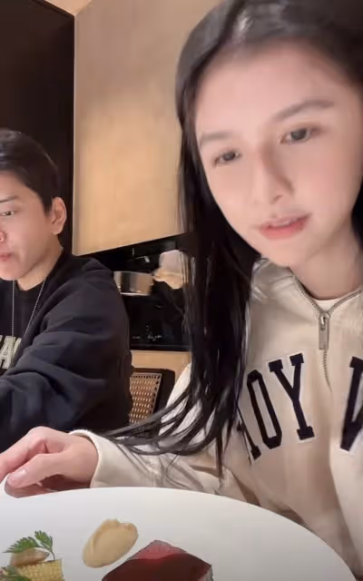 蔡卓宜官宣戀情後大方秀恩愛，王大陸搞怪入鏡，摸女友秀髮好寵溺
