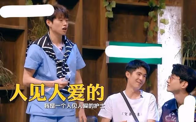 魏大勛懂事早，3段姐弟戀何炅的幫襯，讓他在娛樂圈少奮鬥幾十年