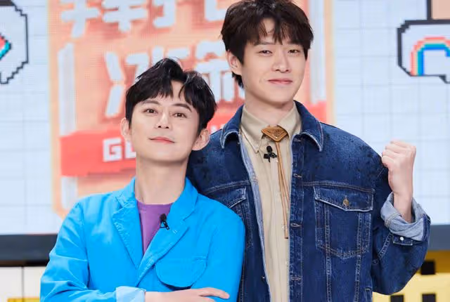 魏大勛懂事早，3段姐弟戀何炅的幫襯，讓他在娛樂圈少奮鬥幾十年