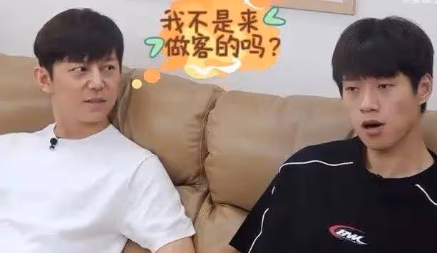 魏大勛懂事早，3段姐弟戀何炅的幫襯，讓他在娛樂圈少奮鬥幾十年
