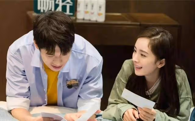 又萌又賤，性格討喜的魏大勛俘獲秦嵐的心，靠提供情緒價值？