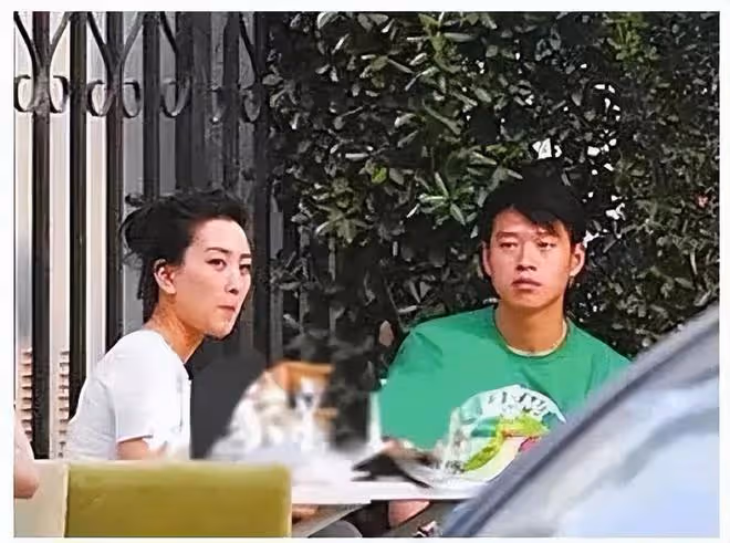 楊冪有多尷尬？前夫和緋聞男友先後曝光戀情，女友都是她的好閨蜜