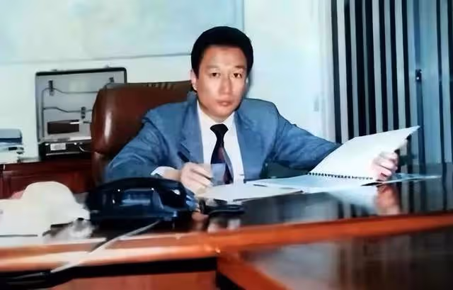 富士康老闆娘曾馨瑩：擊敗劉嘉玲嫁郭台銘，還想為七旬老公拼四胎