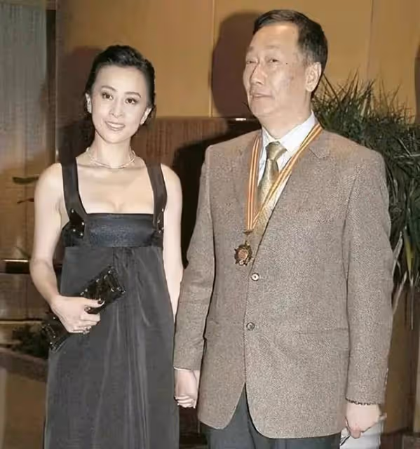 富士康老闆娘曾馨瑩：擊敗劉嘉玲嫁郭台銘，還想為七旬老公拼四胎