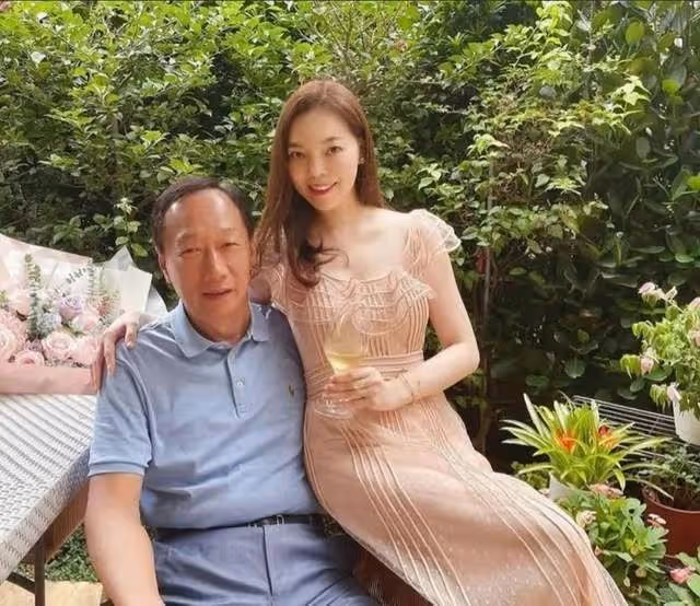 富士康老闆娘曾馨瑩：擊敗劉嘉玲嫁郭台銘，還想為七旬老公拼四胎
