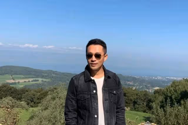 感染新冠後5位明星的狀態：汪小菲有氣無力，李亞鵬被老婆猛灌水