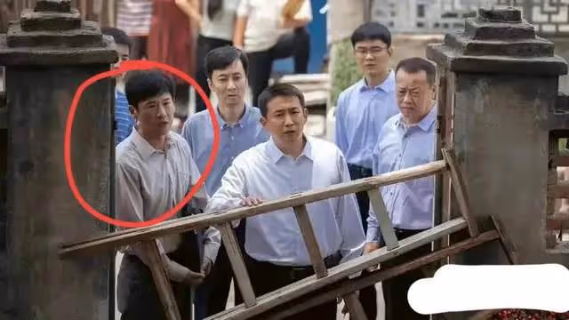 結巴台詞臉譜化演技，一演《縣委大院》，黃磊的拙就藏不住了？