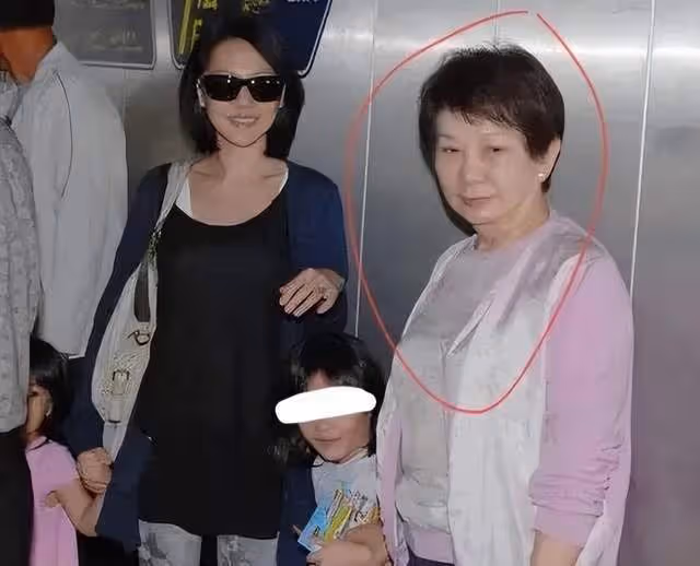 S媽欺軟怕硬「雙面人」性格，在面對張蘭和小S婆婆時，態度大不同