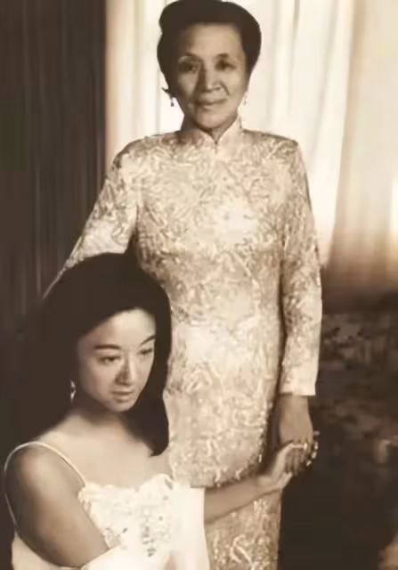 從冰場舞者到婚紗女王，73歲王薇薇人老心不老，仍交往鮮肉男友