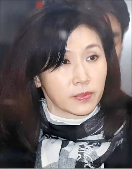 隱忍11年換百億資產，撕渣男老公奪SK集團，前總統之女盧素英夠狠