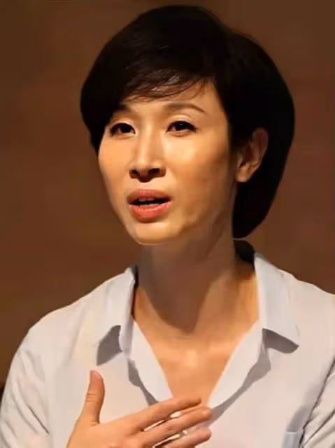 隱忍11年換百億資產，撕渣男老公奪SK集團，前總統之女盧素英夠狠