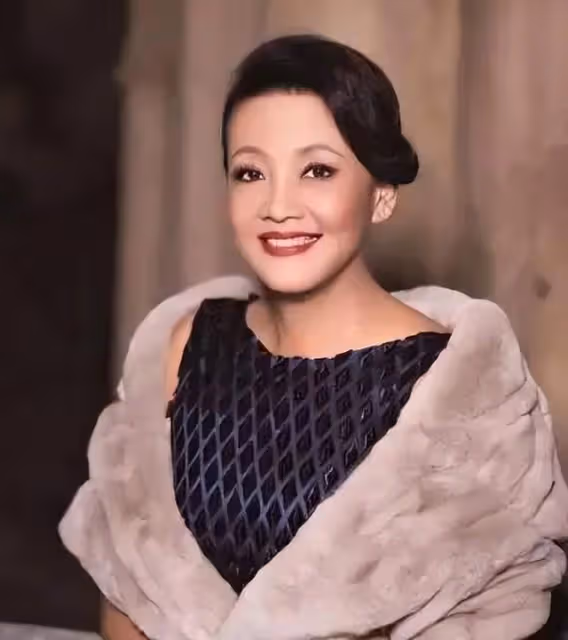 張蘭一輩子的意難平，未婚先孕倒追汪小菲父親，汪璽是何許人？