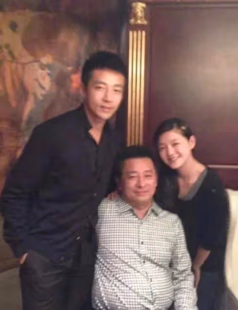張蘭一輩子的意難平，未婚先孕倒追汪小菲父親，汪璽是何許人？