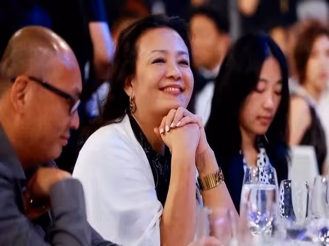 張蘭一輩子的意難平，未婚先孕倒追汪小菲父親，汪璽是何許人？