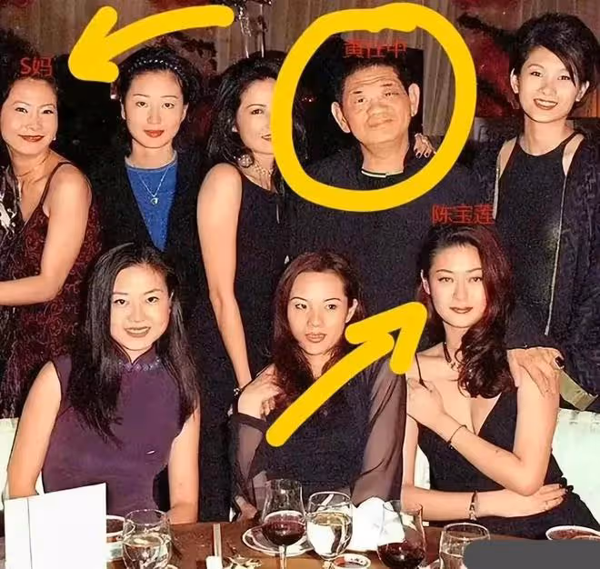 讓大S認道上大哥做乾爹，與張蘭互撕，體面的S媽黃春梅不體面人生