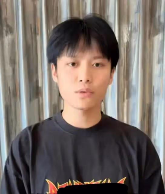 小楊哥爸爸不雅視頻後，小楊哥帶他上直播，漲了流量拿了好評？