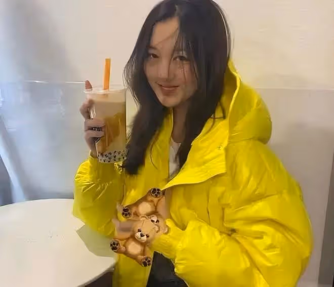 李亞鵬拍攝大雪節氣視頻，小女兒罕見出鏡，網友們卻在關心李嫣