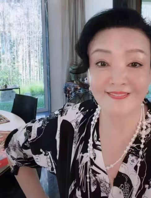 張蘭S媽隔空對罵，S媽被爆曾坐檯，大S曬帳單汪小菲霸氣回應