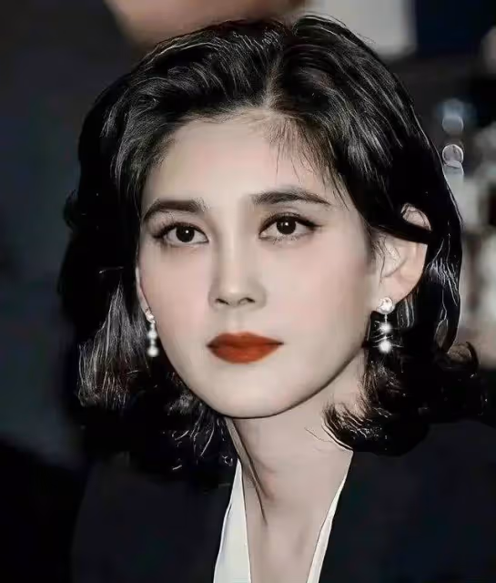 出生就擁有上億資產，卻在26歲為情自殺，三星小公主李尹馨值得嗎